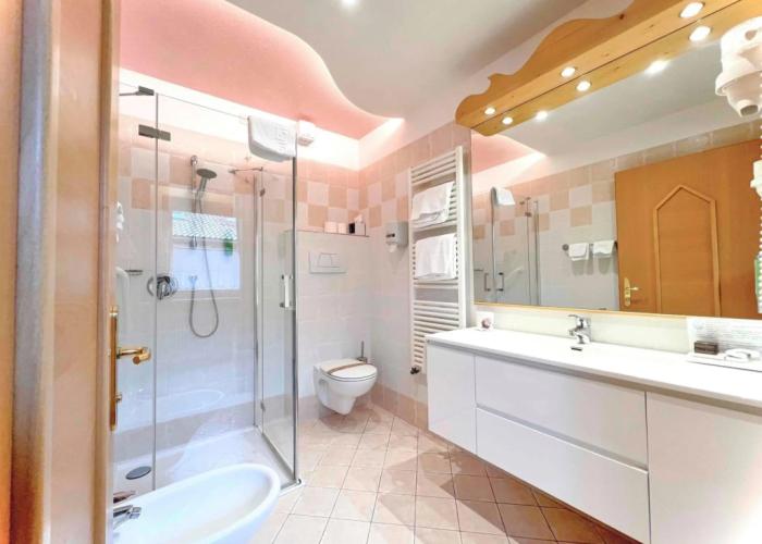 Alle Dolomiti Boutique Lake Hotel