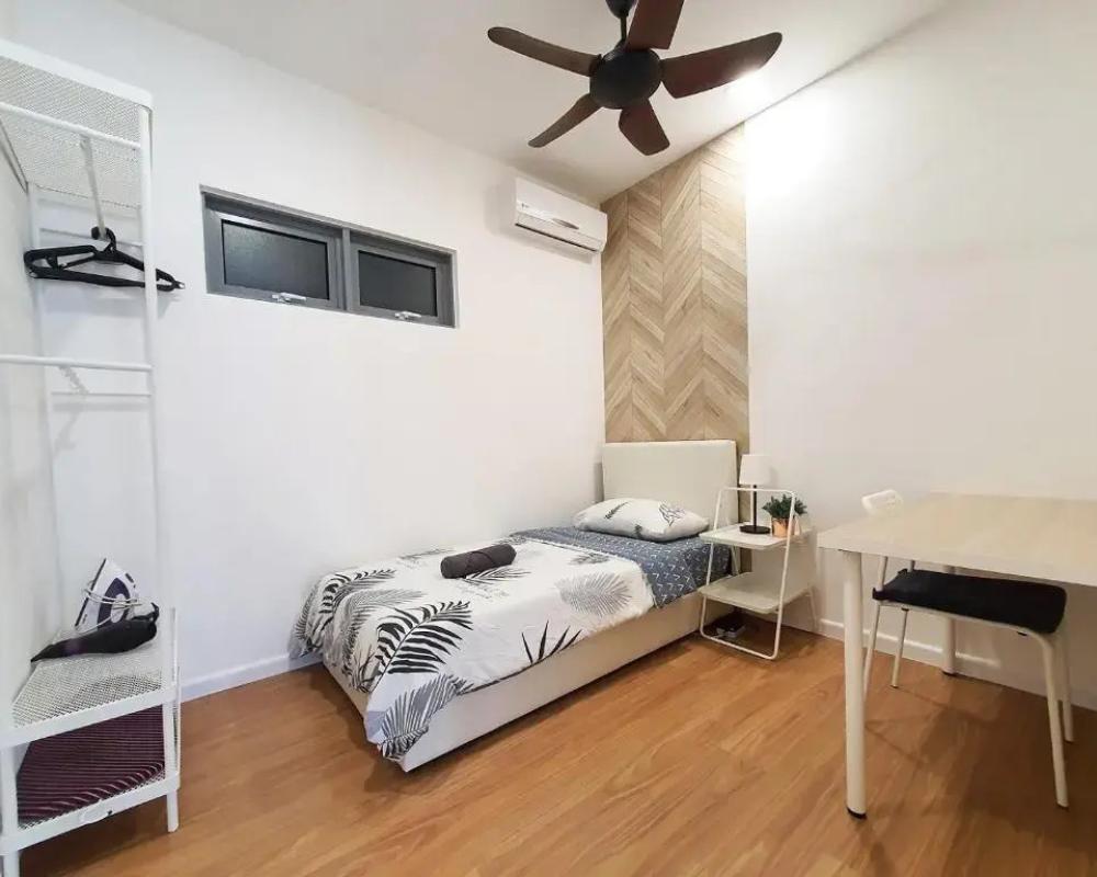 Muji Home Design with Balcony and Nice Swimming Pool View at Cyberjaya by Cloud Host