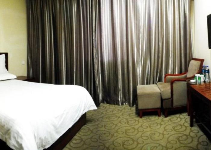 GreenTree Inn Puyang Ruifengyuan Business Hotel