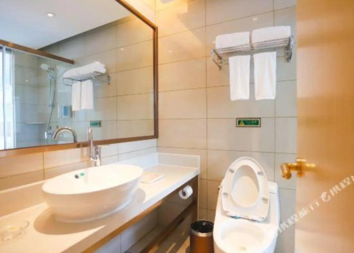 Vienna 3 Best Hotel (Rizhao Lighthouse Scenic Area)