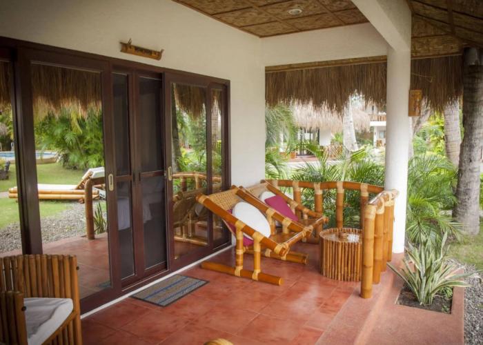 Pura Vida Beach & Dive Resort