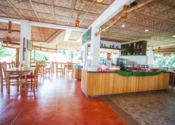 Pura Vida Beach & Dive Resort