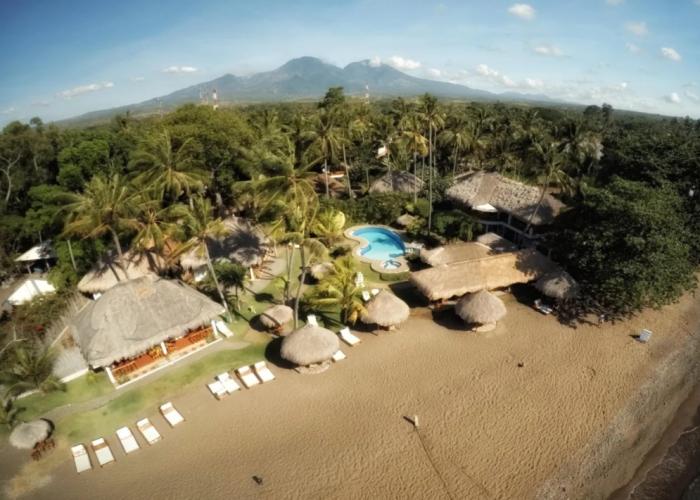 Pura Vida Beach & Dive Resort