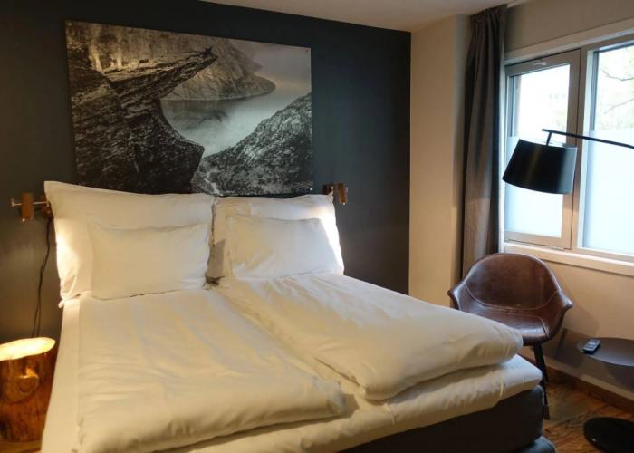Trolltunga Hotel