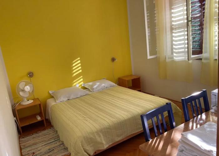 Room in House - S1 - Double Room With Private Ensuite Bathroom in Jelsa on Hvar
