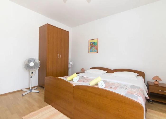 Apartments Jakov