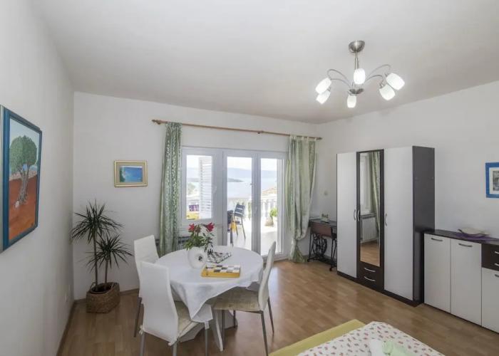 Apartments Jakov