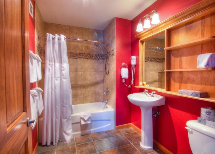 Zephyr Mountain Lodge