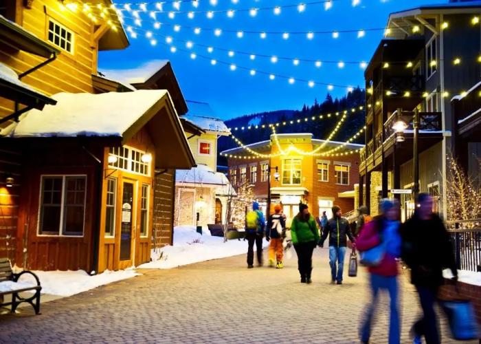 Zephyr Mountain Lodge