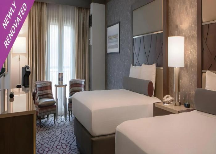 Horseshoe Black Hawk