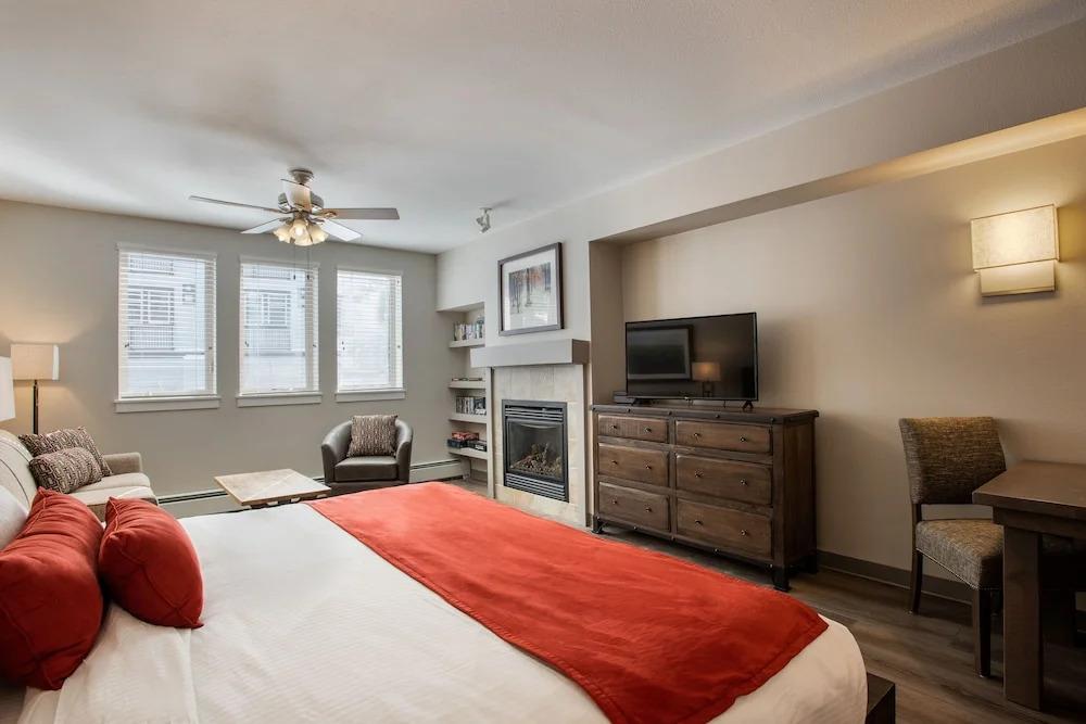 фото Fraser Crossing/Founders Pointe, Condo | Top Floor Ski-In/Ski-Out (Premium-Rated Condo 3622)