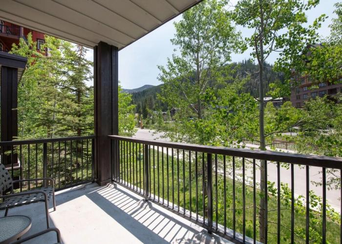 Fraser Crossing/Founder Pointe, Townhome style Condo | Gondola Acess (Value-Rated Condo 3229)