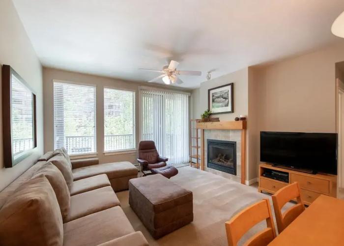 Fraser Crossing/Founder Pointe, Townhome style Condo | Gondola Acess (Value-Rated Condo 3229)