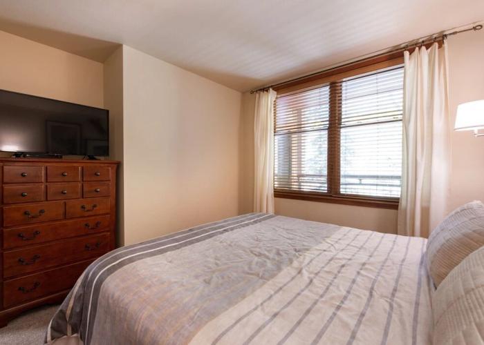 First Floor Riverside Condo Close to Slopes - Zephyr Mountain Lodge Premium-Rated 2108