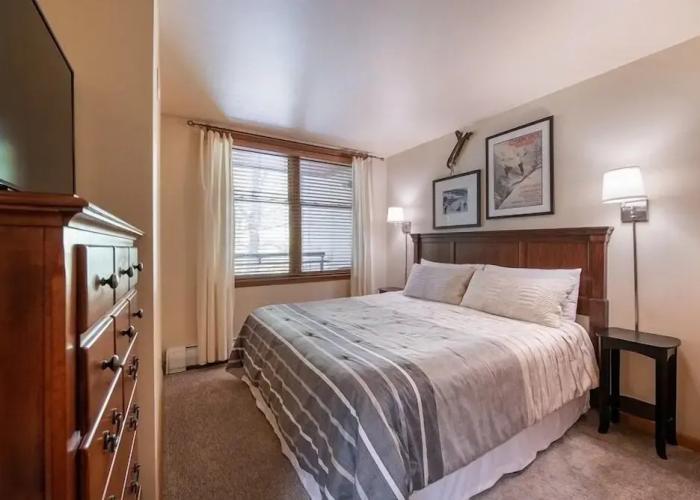 First Floor Riverside Condo Close to Slopes - Zephyr Mountain Lodge Premium-Rated 2108