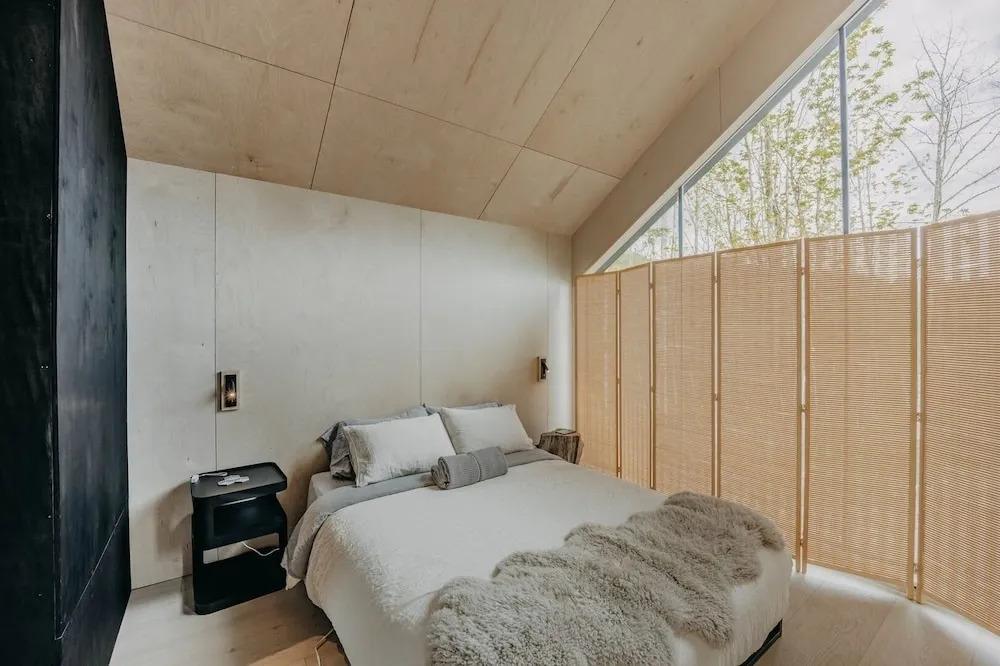 58mf - Wi-fi - Pets Ok - Evc - Amazing Views 2 Bedroom Cabin by RedAwning