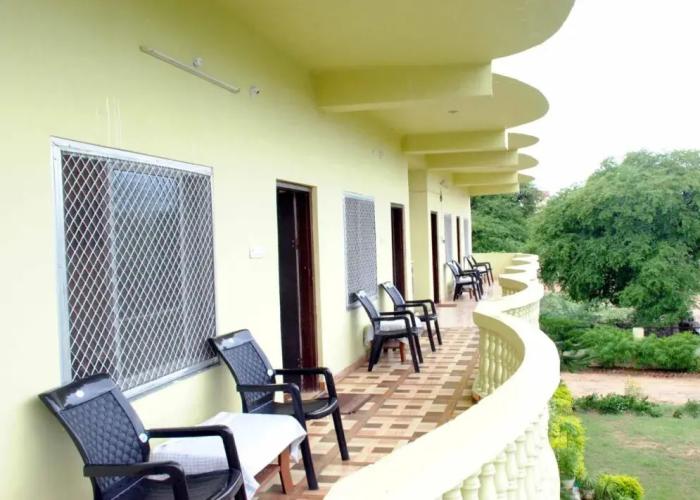 Hotel Hillview