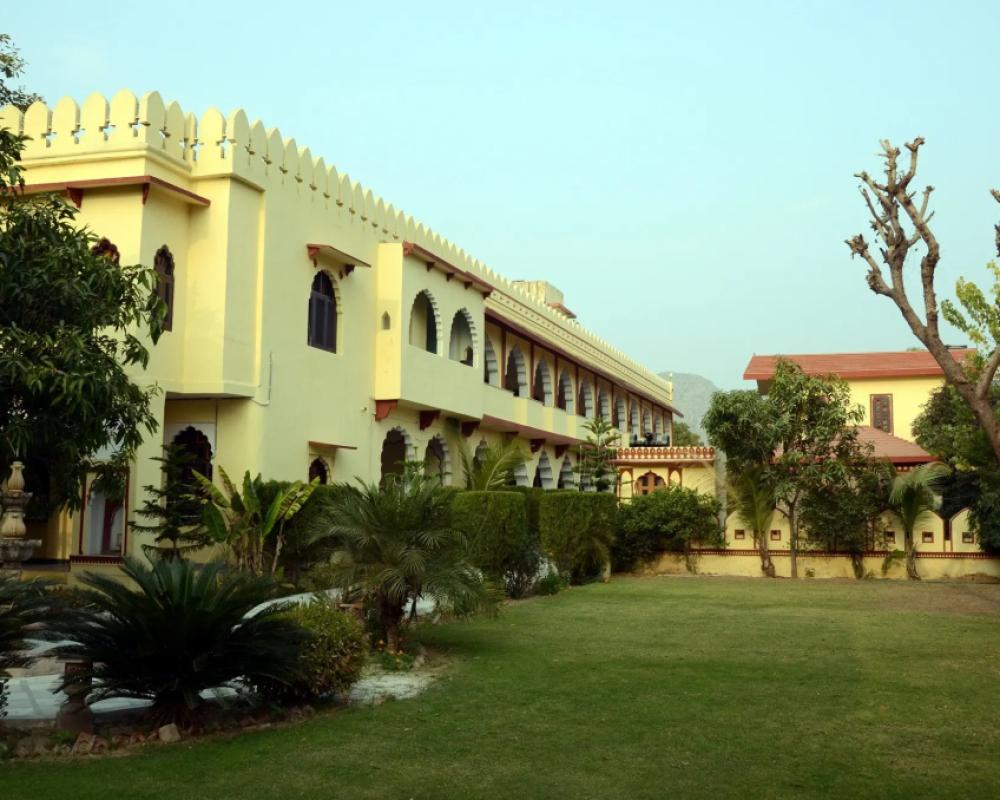 фото Sajjan Bagh Resort