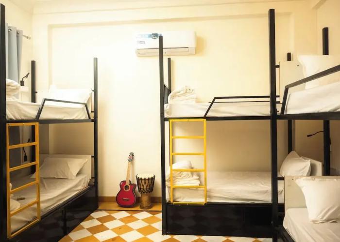 Banana Hostel