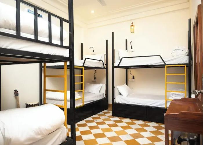Banana Hostel