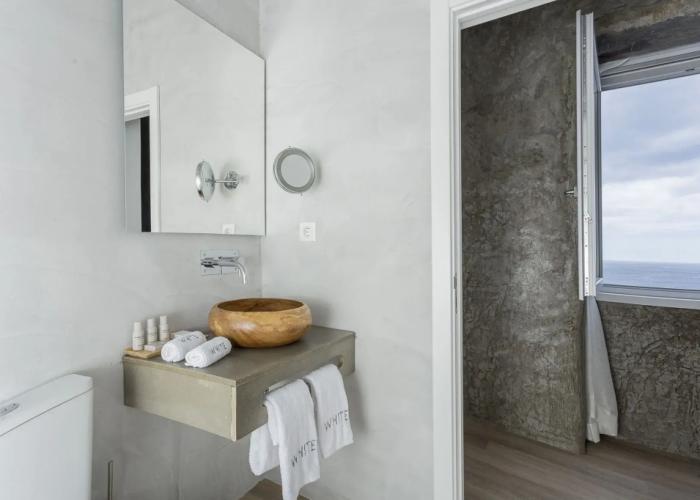 White Exclusive Suite & Villas
