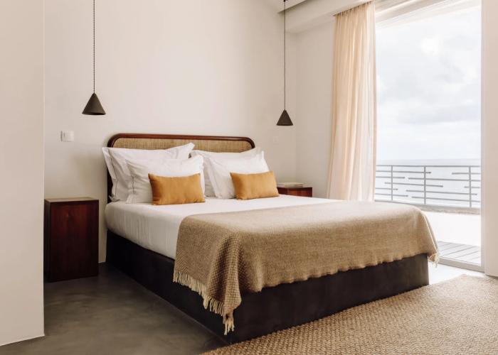White Exclusive Suite & Villas