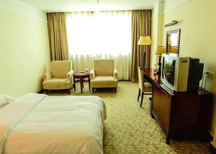 Holiday Hotel