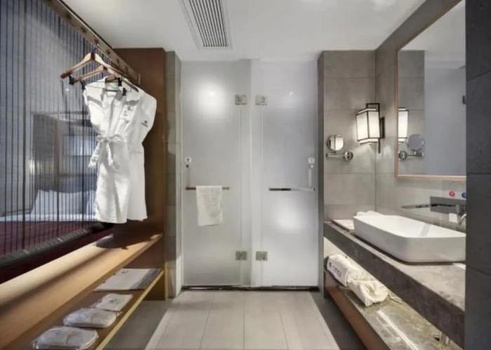Qianna Bianyuan Hotel