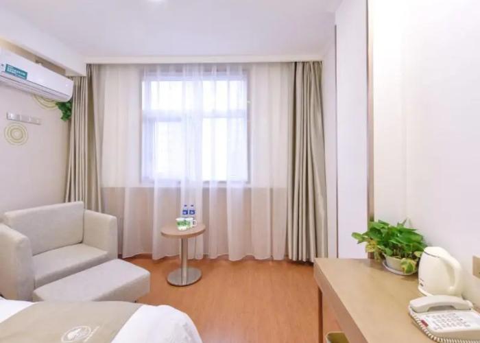 GreenTree Inn Henan Kaifeng Jinming District Jinming Square Little Song City Business Hotel