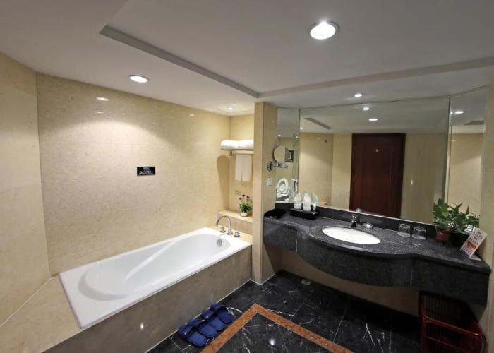 Jiangmen Gladden Hotel