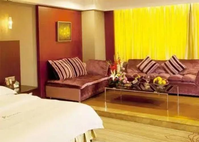 Shuanglong Plaza Hotel