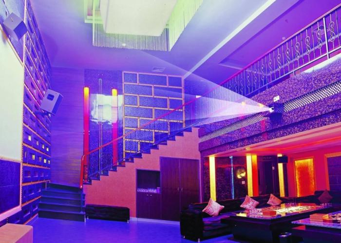 Palace International Hotel