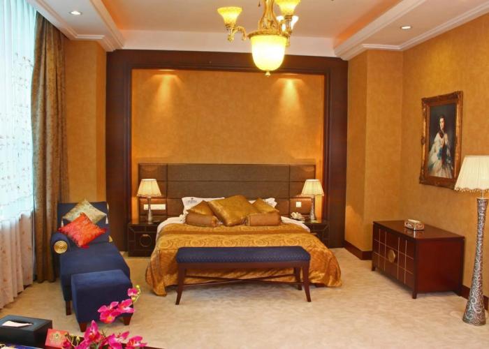 Palace International Hotel