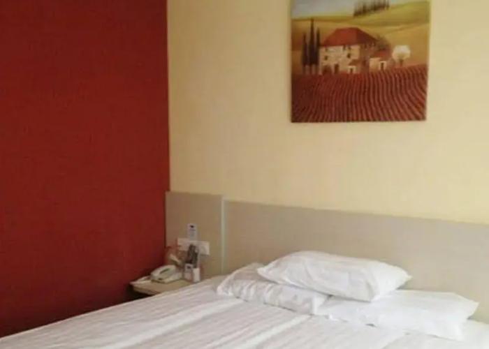 Hanting Hotel People's Street Jinzhou Railway Sta