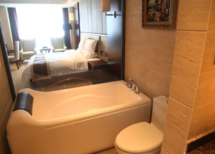 Baihai Holiday Inn