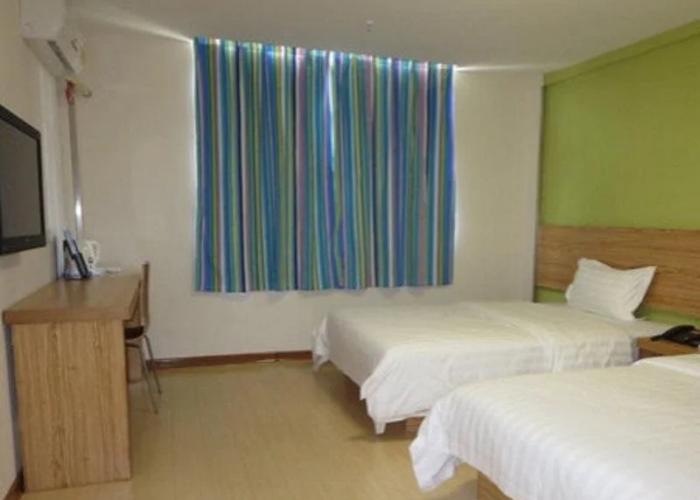 7 Days Inn Longyan Zhongshan Road Walking Street Branch