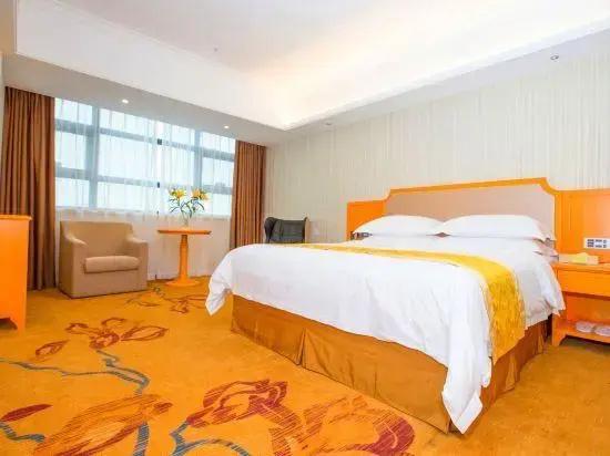 Vienna 3 Best Hotel (Maoming Yanjiang Building)