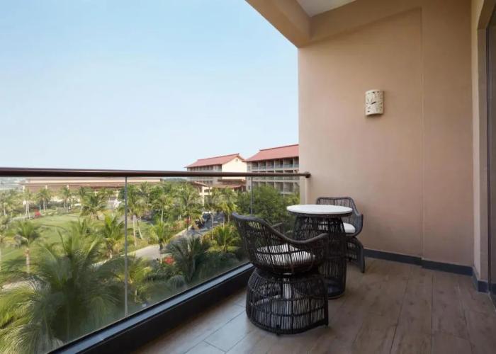 Sheraton Maoming Romantic Beach Resort