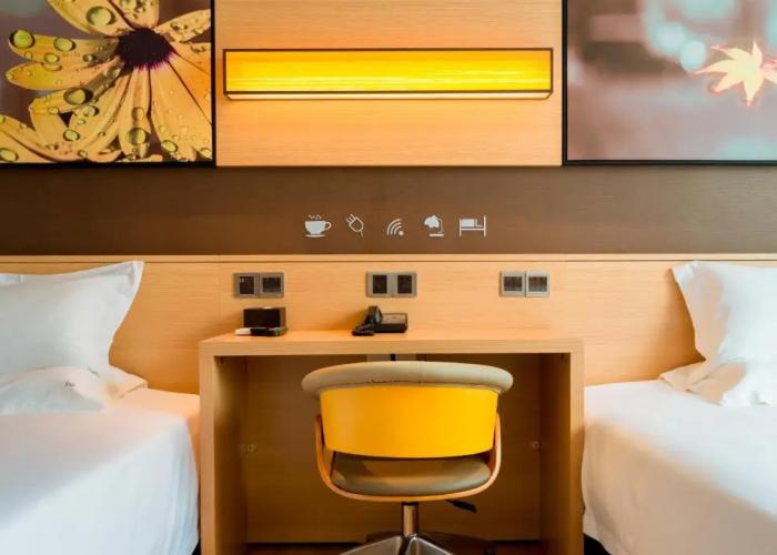 IU Hotel Qingyuan Fogang Branch