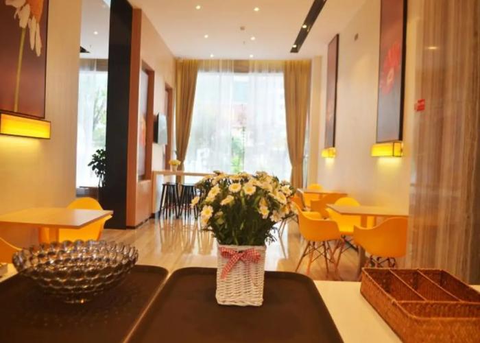 IU Hotel Qingyuan Fogang Branch