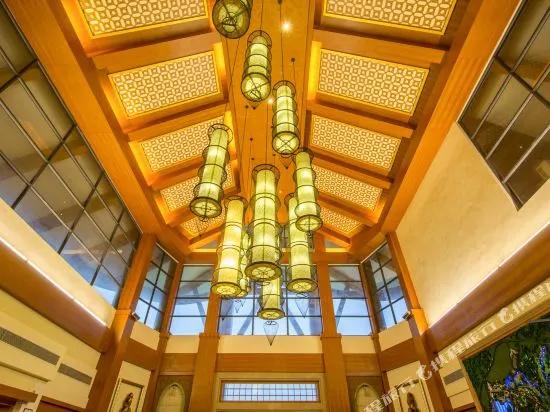 Baodun Lake Hushan Hot Spring Resort