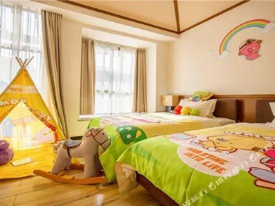 Baodun Lake Hushan Hot Spring Resort
