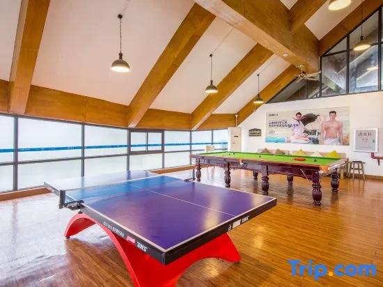 Baodun Lake Hushan Hot Spring Resort