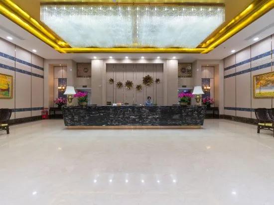 Golden Maple Hotel