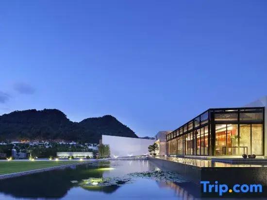 Yingde Jiqingli Xianhu · Yiluan Fenglu Hot Spring Resort Hotel