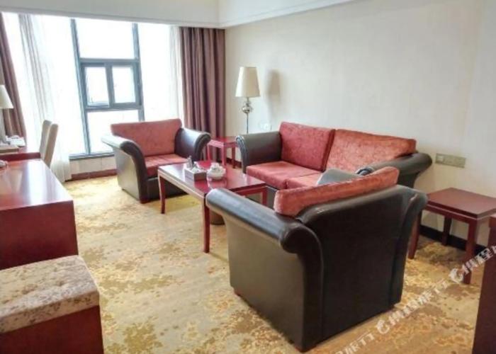 Xinyuan Hotel Wanzai