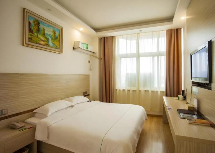 GreenTree Alliance Yichun Fengcheng Jianyi Avenue Hotel