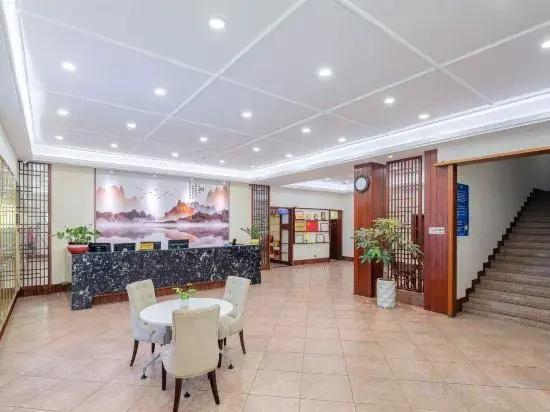 Meizhou Tiandiren Garden Hotel (Meijiang Meixian People’s Square)