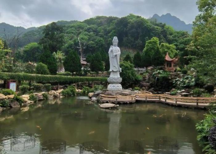 Jixiang Tiankeshe Hotel