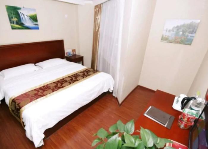 GreenTree Inn ShanDong ZiBo LinZi People Square Long-term Bus Station East Express Hotel